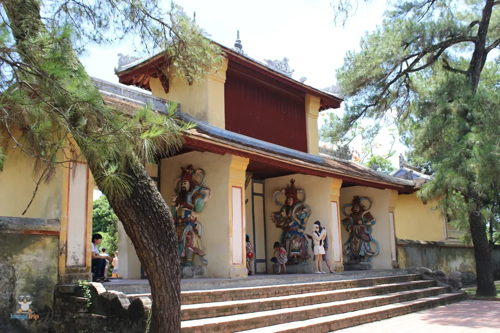 Thien Mu Pagoda 24