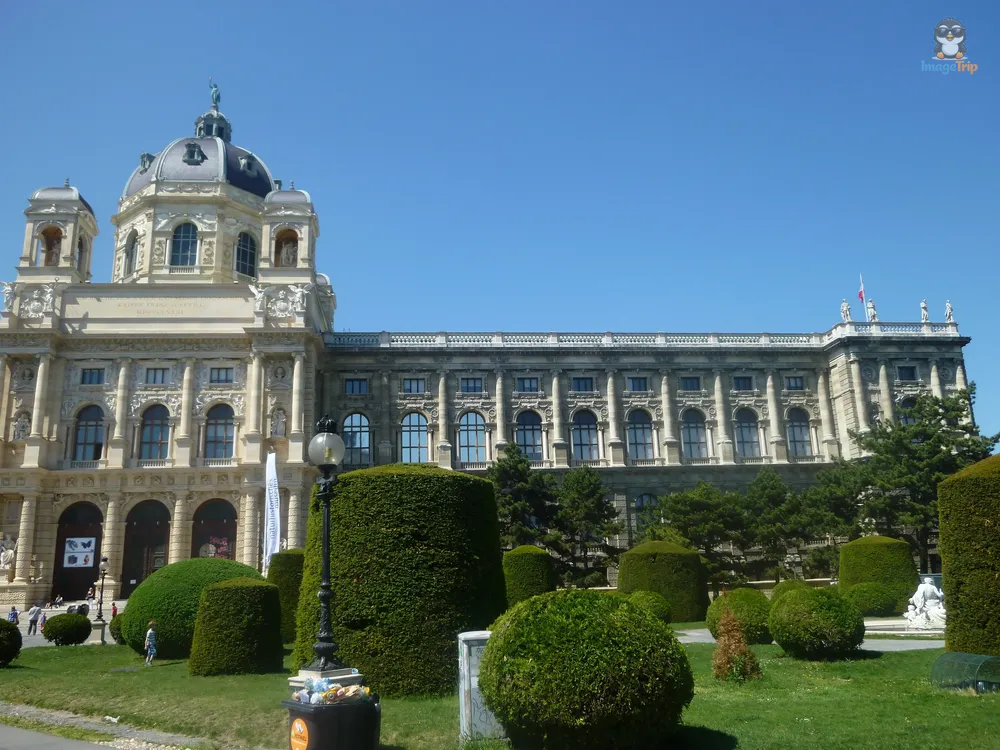 Viena_MariaTheresienPlatz_4
