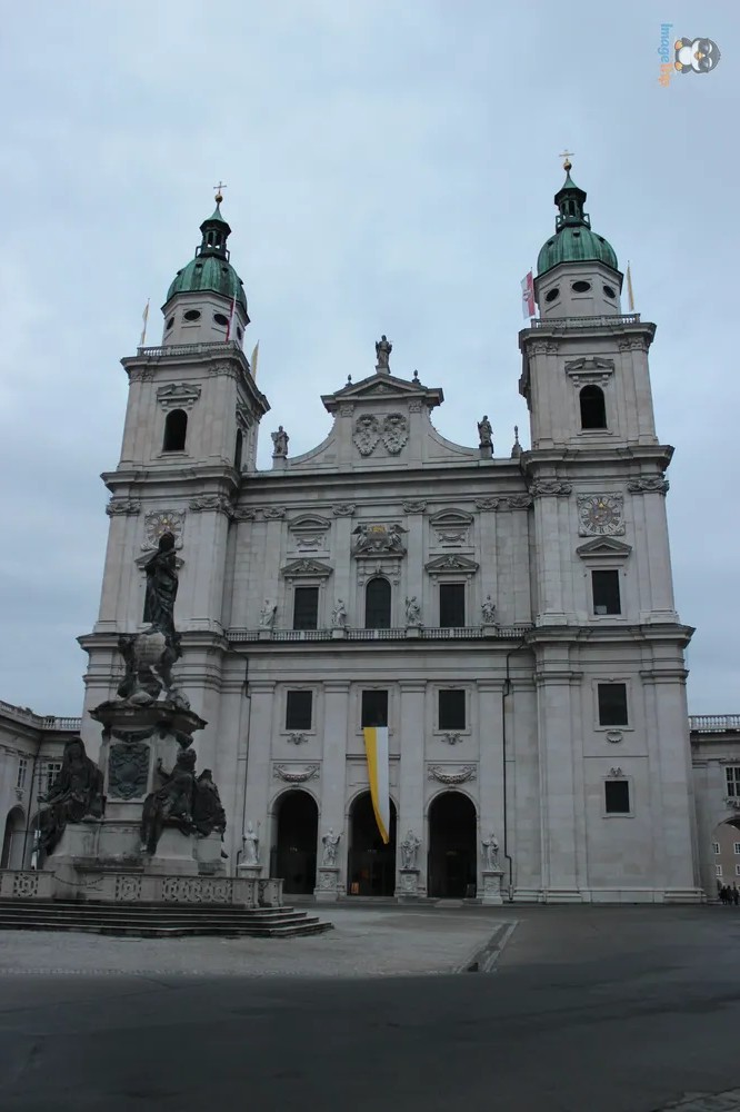 Salzburgo Domplatz 5