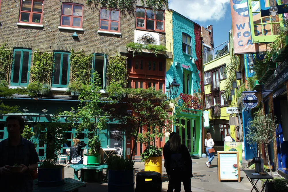 Neals Yard 8