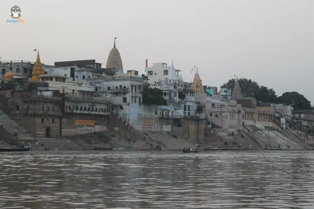 BarcoVaranasiGanges_2