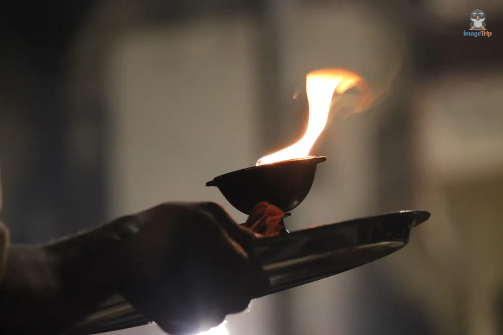 BarcoVaranasiGanges_39