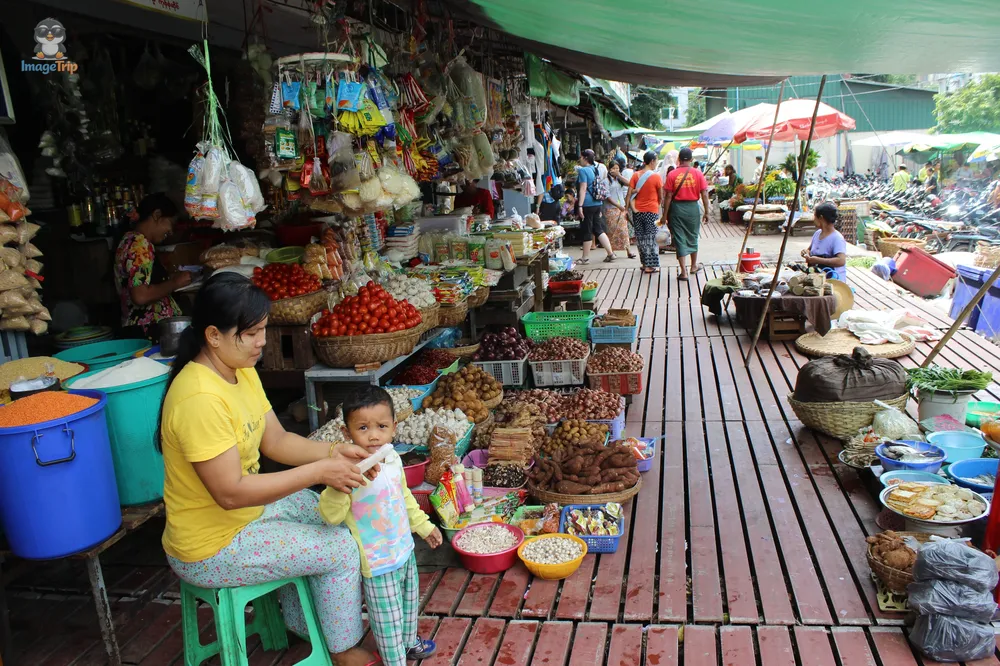 Mann Thiri Market 10