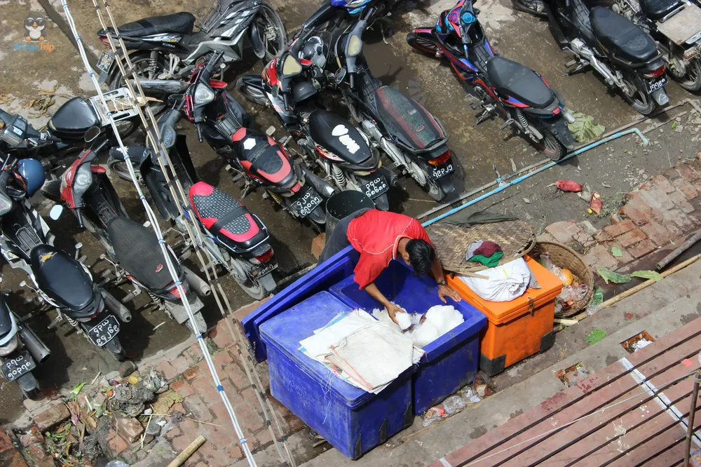 Mann Thiri Market 25