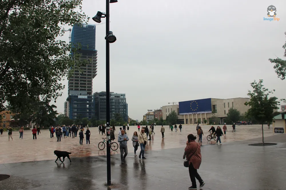Tirana_PlazaSkenderbeg_2