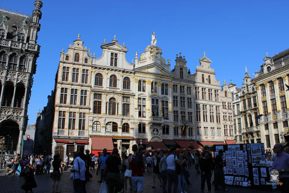 Grand Place 8