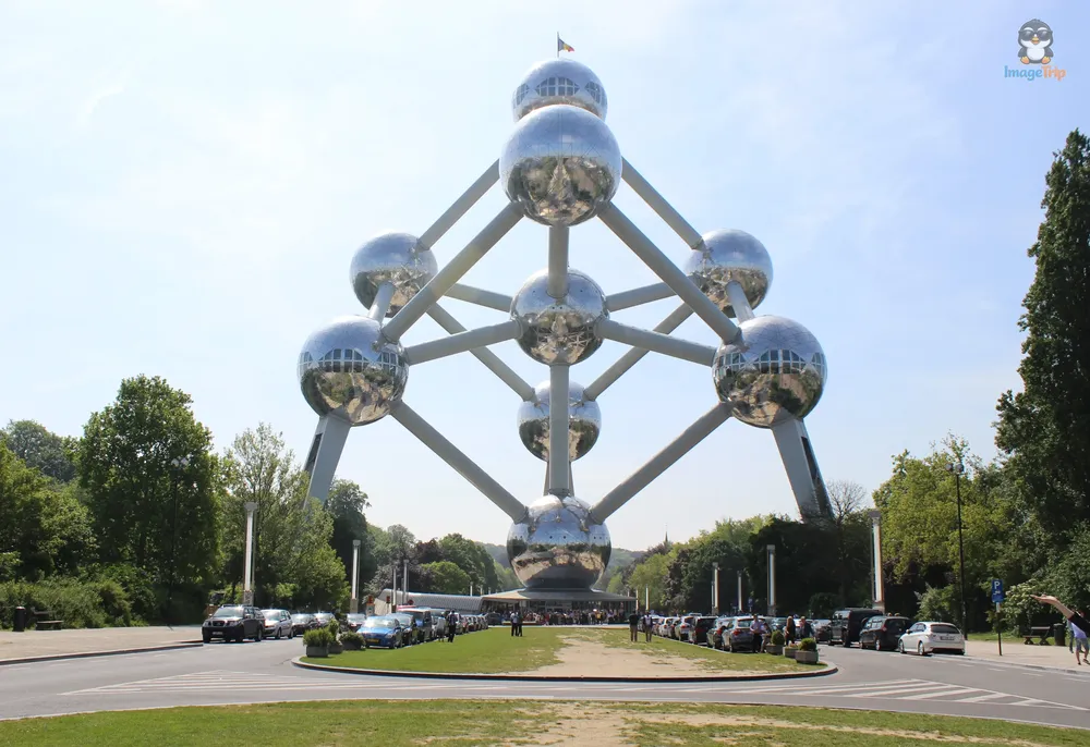 Atomium 33