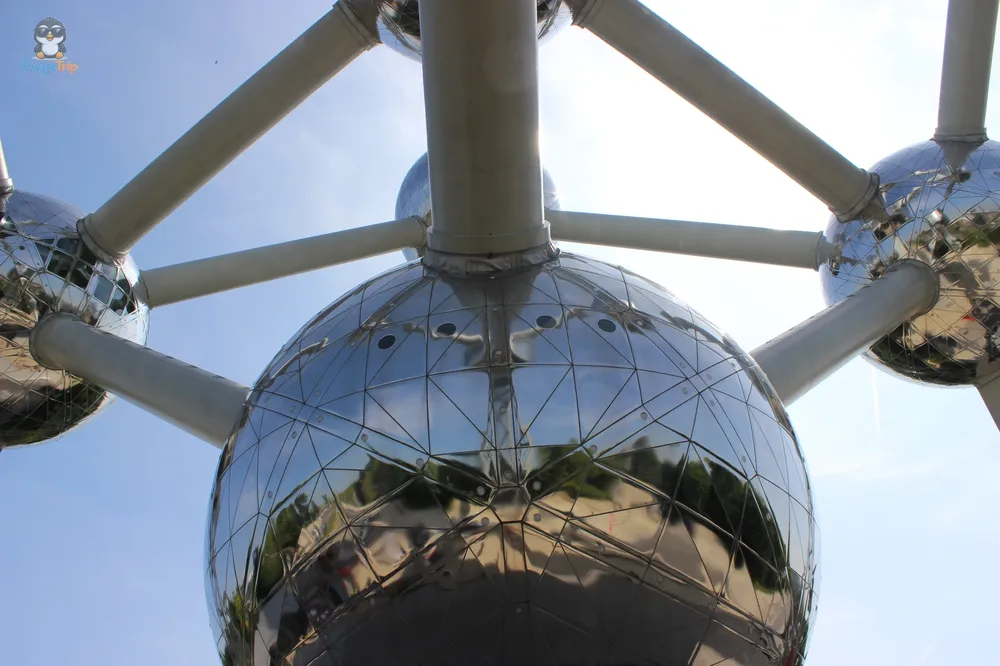 Atomium 19