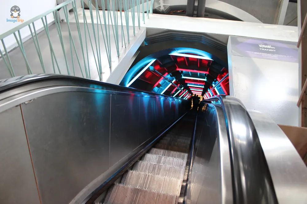 Atomium 13