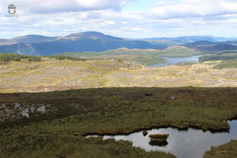 Trekking loch Tarff 16