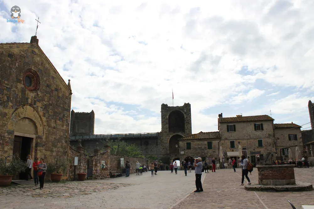 Monteriggioni 16