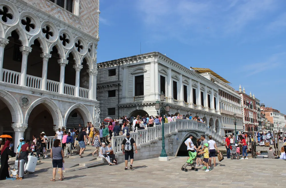 Riva degli Schiavoni 6