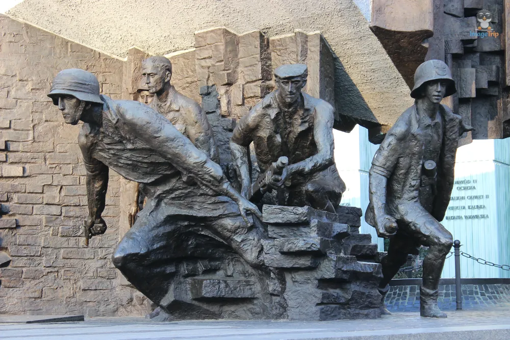 Monumento Alzamiento 8