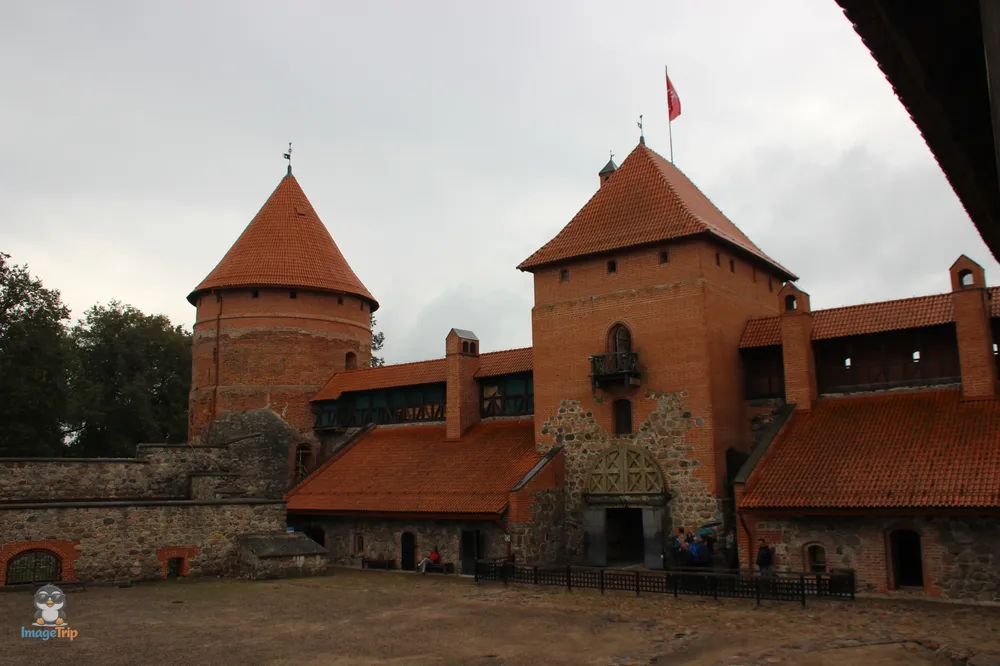 TrakaiCastillo_26