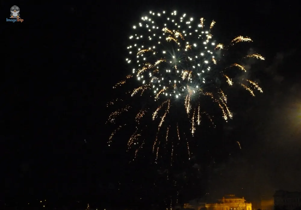 Fuegos Puente Carlos 2