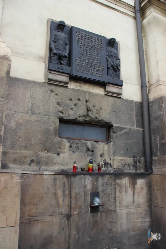 Cripta Paracaidistas 7