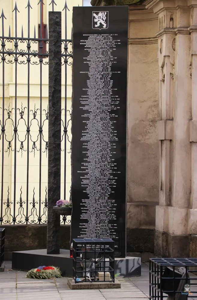 Cripta Paracaidistas 2