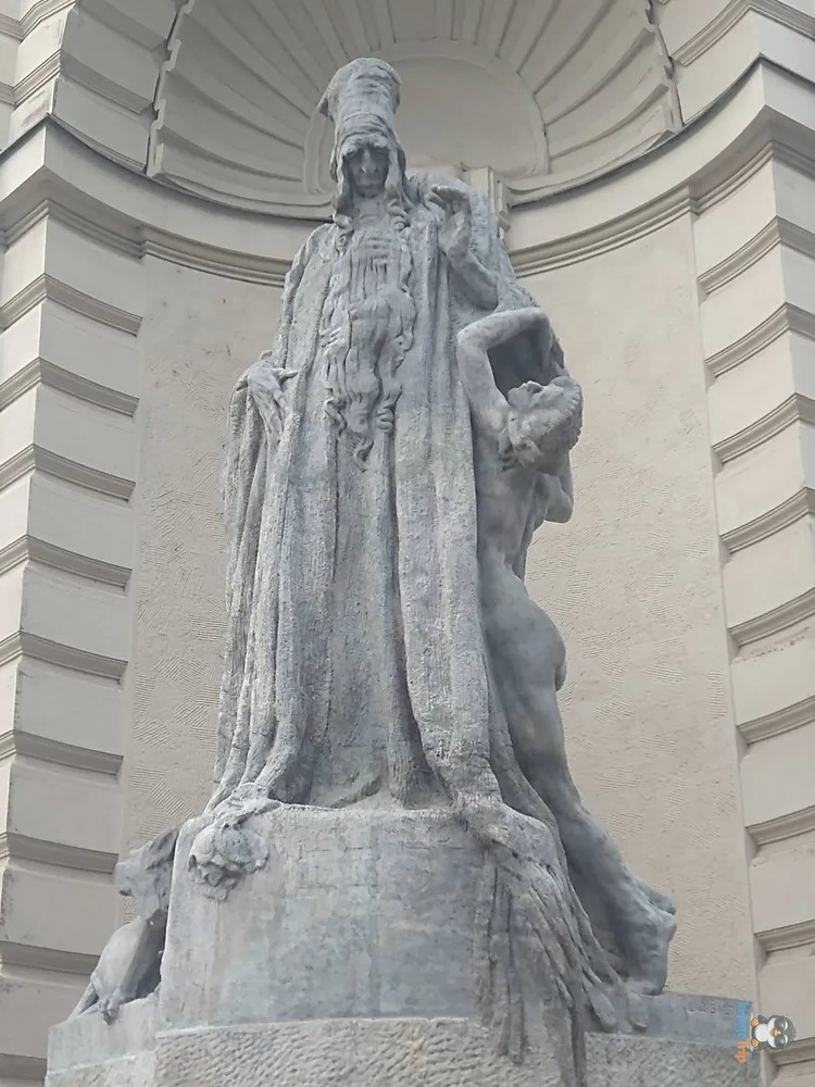 Praga_Estatua2