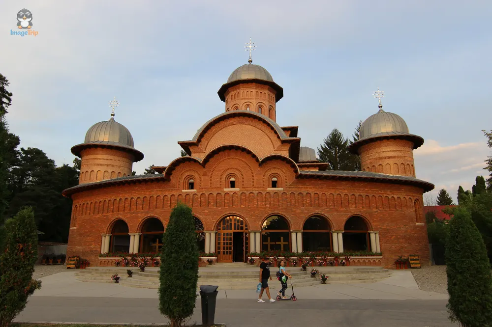 Catedrala Arhiepiscopală Regală 2