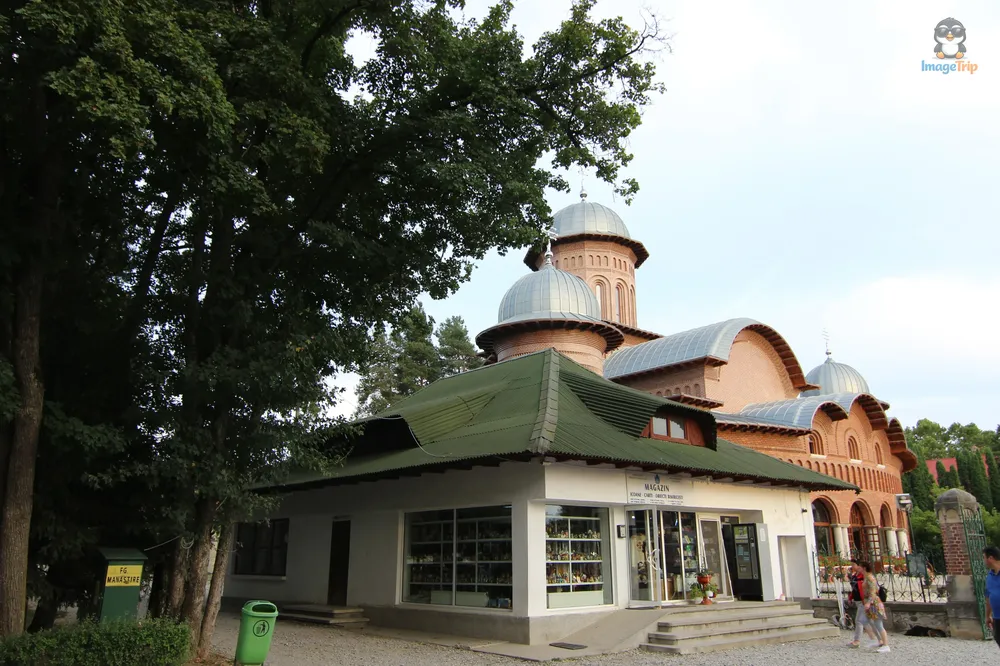 Catedrala Arhiepiscopală Regală 3